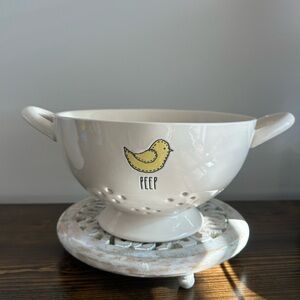 Rae Dunn Peep Colander